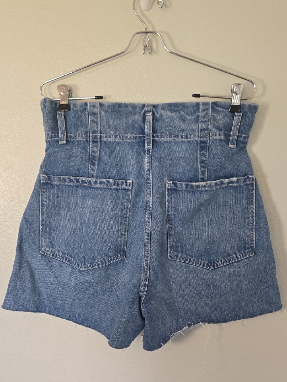 Frame x Anthropologie | NWT High Rise Darted Waist Wide Leg Denim Shorts Size 29 - Picture 3 of 10